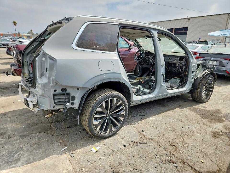 2025 Volvo Xc90 VIN YV4062PG0S1370677 COPART salvage auction — STRIPPED, Ca - Certificate Of Title, sold $9,800 on 2026-07-02 (photo 4)