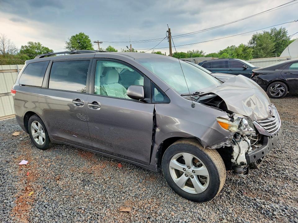 2011 Toyota Sienna VIN 5TDKK3DC4BS169978 COPART salvage auction — FRONT END, Nj - Certificate Of Title, sold $975 on 2026-07-08 (photo 4)