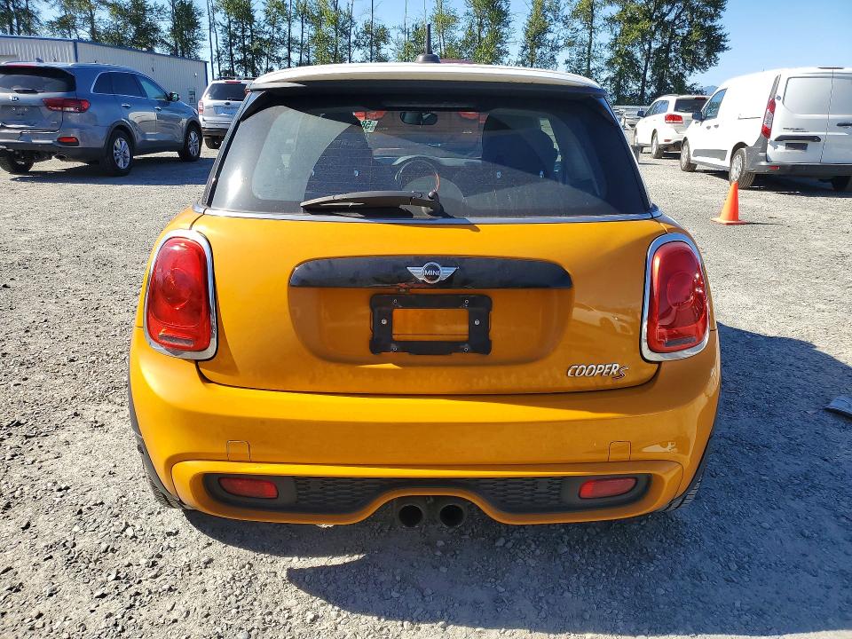 2017 Mini Cooper VIN WMWXP7C38H2A46572 COPART salvage auction — SIDE, Salvage Title, sold $2,950 on 2026-08-17 (photo 6)