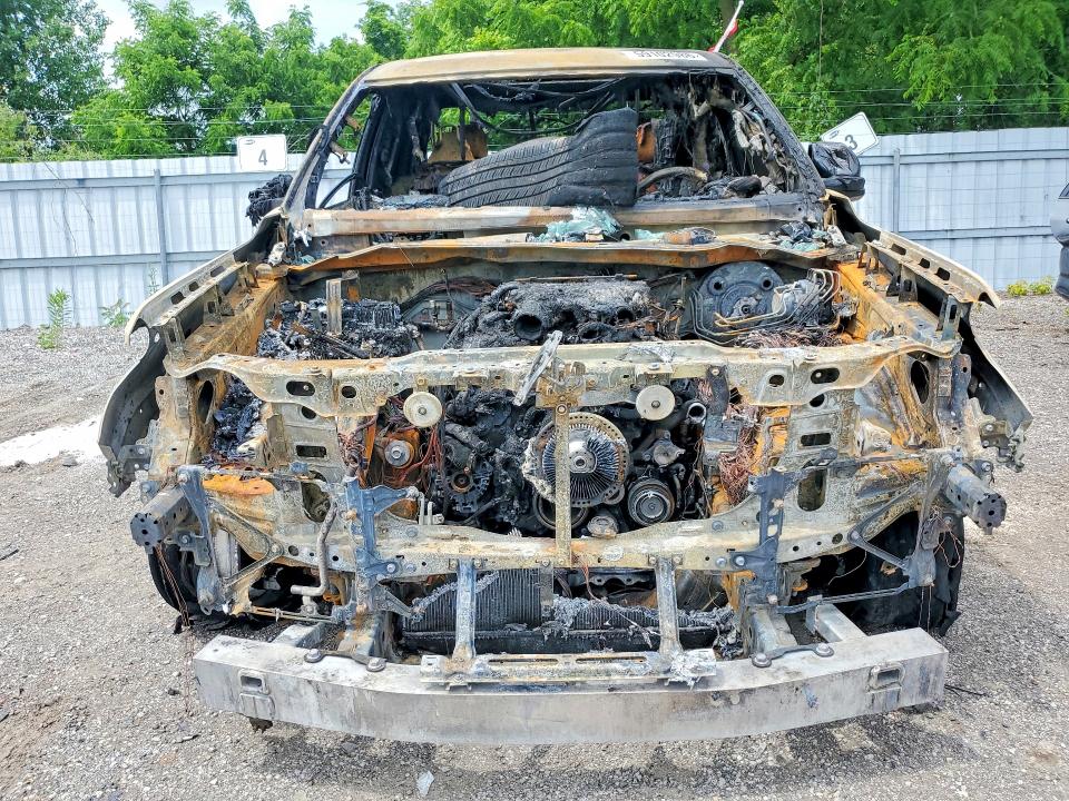 2024 Toyota Tundra VIN 5TFWA5DB8RX224749 COPART salvage auction — BURN, On - Permit Irrepairable, sold $350 on 2026-07-30 (photo 5)