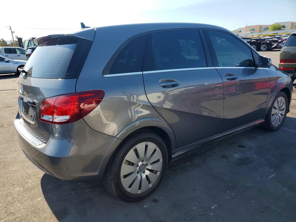 2017 Mercedes-benz VIN WDDVP9AB7HJ016326 COPART salvage auction — MINOR DENT/SCRATCHES, Nv - Certificate Of Title, sold $5,500 on 2026-07-27 (photo 3)