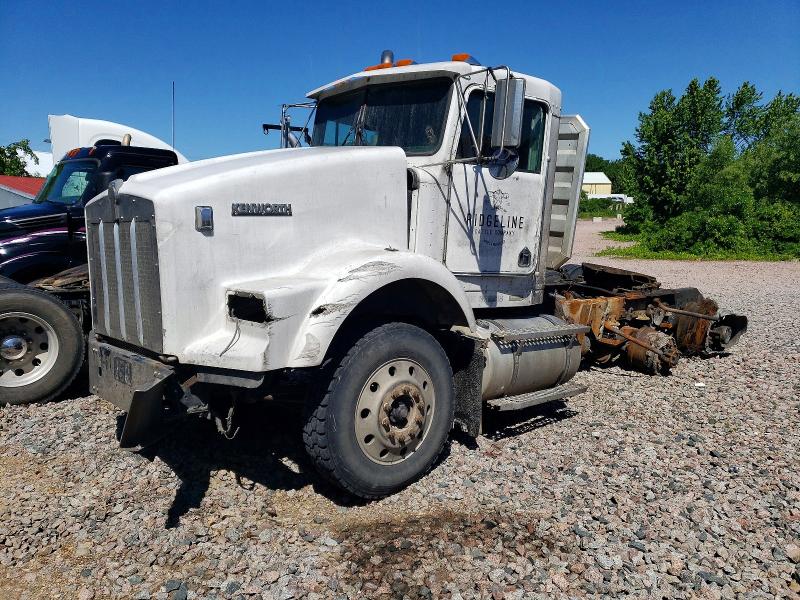 1999 Kenworth T800 VIN 1XKDD69X9XR815638 COPART salvage auction — BURN, ND - CERT OF TITLE - SALVAGE VEHICL, sold $4,400 on 2026-09-21 (photo 2)