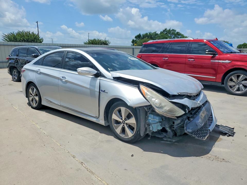 2012 Hyundai VIN KMHEC4A40CA040126 COPART salvage auction — FRONT END, Tx - Salvage Vehicle Title, sold $650 on 2026-07-27 (photo 4)