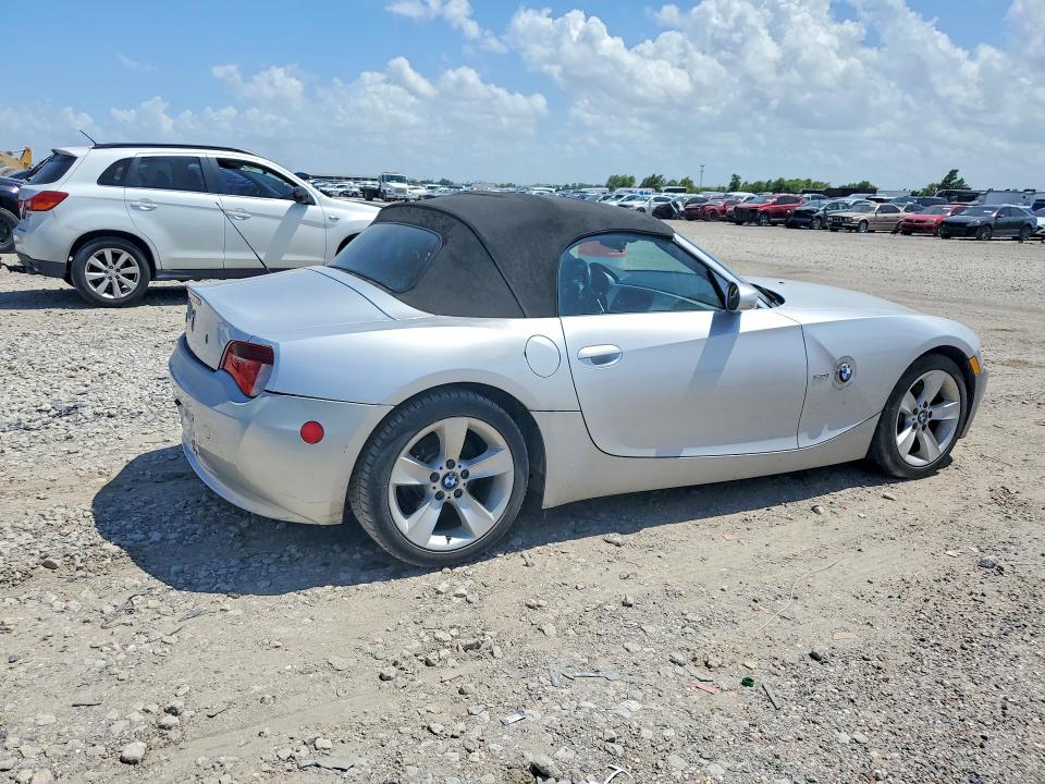 2006 BMW Z4 VIN 4USBU33526LW67952 COPART salvage auction — MINOR DENT/SCRATCHES, Tx - Certificate Of Title, sold $350 on 2026-07-09 (photo 3)