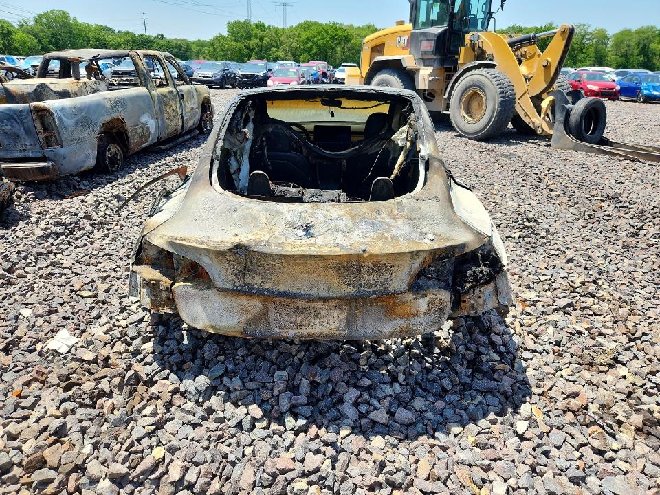 2021 Tesla Model 3 VIN 5YJ3E1EB8MF924482 COPART salvage auction — BURN, IL - JUNKING CERT OF A VEHICLE, sold $1,850 on 2026-07-27 (photo 6)