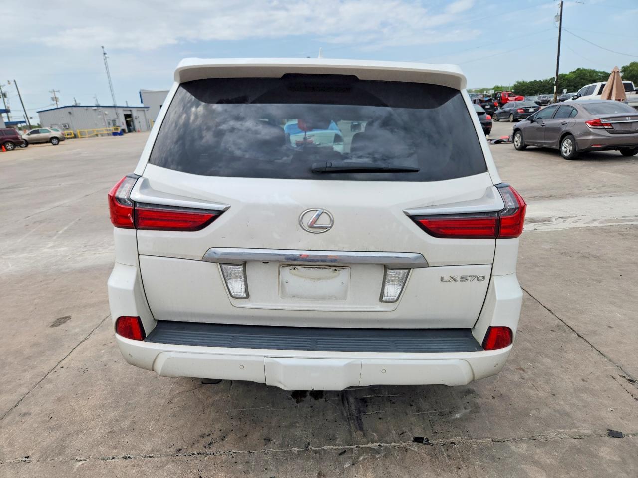 2017 Lexus LX 570 VIN JTJHY7AX4H4231730 COPART salvage auction — Front End, TX - SALVAGE VEHICLE TITLE, sold $31,750 on 2026-08-06 (photo 6)