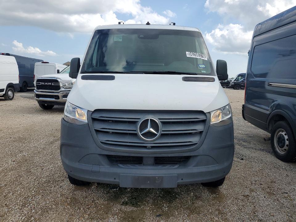 2019 Mercedes-benz Sprinter VIN W1Y70BGY3KT017894 COPART salvage auction — MINOR DENT/SCRATCHES, Tx - Certificate Of Title, sold $4,000 on 2026-07-14 (photo 5)