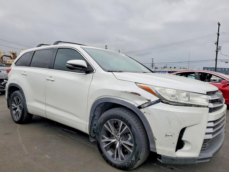 2018 Toyota VIN 5TDBZRFH4JS844508 COPART salvage auction — FRONT END, Salvage Title, sold $8,800 on 2026-07-29 (photo 4)