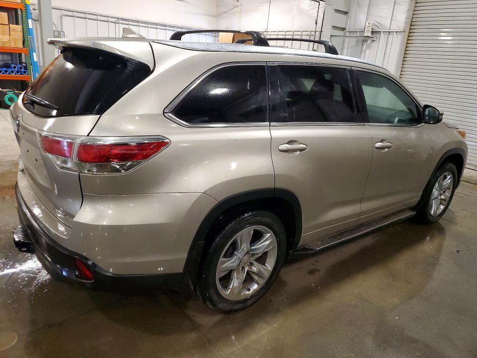 2015 Toyota Highlander VIN 5TDDKRFHXFS098991 COPART salvage auction — WATER/FLOOD, KS - CERT OF TITLE-SALVAGE, sold $575 on 2026-07-27 (photo 3)