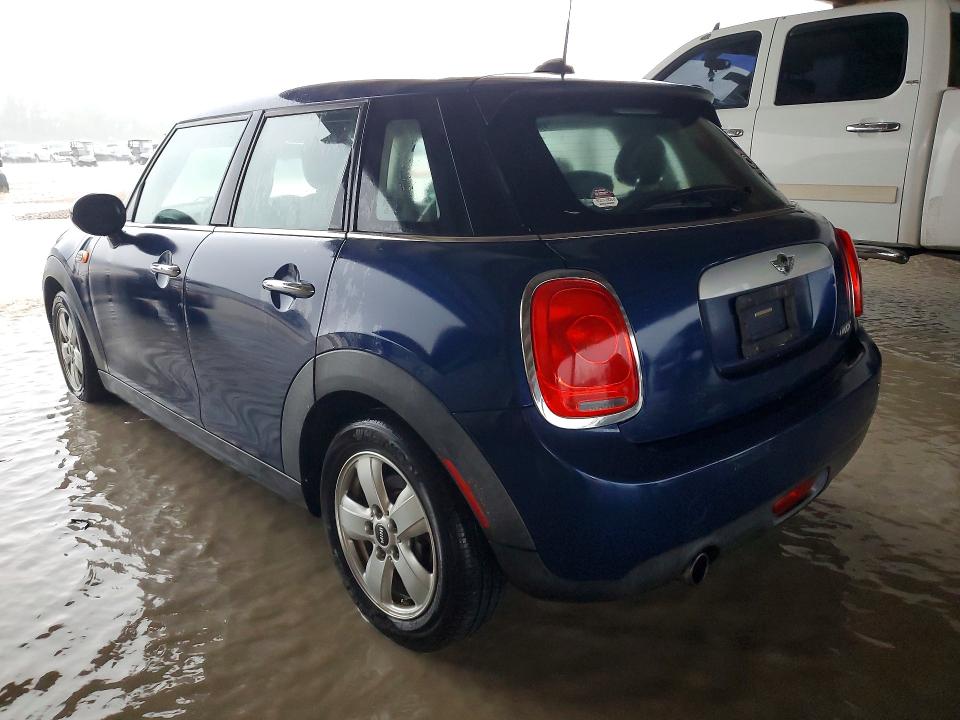 2015 Mini Cooper VIN WMWXS5C59FT833071 COPART salvage auction — MINOR DENT/SCRATCHES, Tx - Certificate Of Title, sold $575 on 2026-07-28 (photo 2)