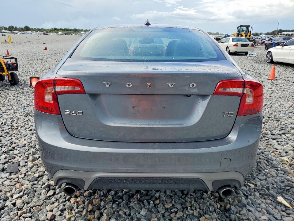 2017 Volvo VIN YV126MFL2H2439792 COPART salvage auction — MINOR DENT/SCRATCHES, Fl - Cert Of Title Slvg Rebuildable, sold $4,250 on 2026-07-10 (photo 6)