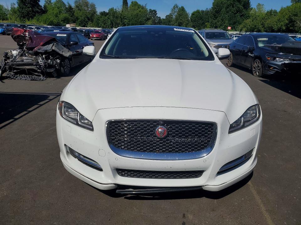 2019 Jaguar VIN SAJWJ1CD2K8W19572 COPART salvage auction — FRONT END, Al - Certificate Of Title, sold $5,700 on 2026-07-08 (photo 5)