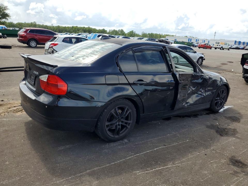 2008 BMW 3 series VIN WBAVA33548PG40436 COPART salvage auction — SIDE, Fl - Cert Of Title Slvg Rebuildable, sold $400 on 2026-07-13 (photo 3)