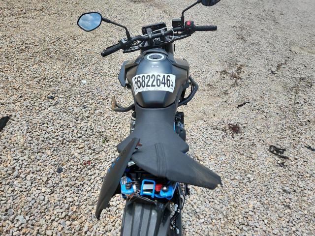 2024 Suzuki Gsx800 r VIN JS1EM11B0R7101442 COPART salvage auction — ALL OVER, AL - CERT OF TITLE-SALVAGE TITLE, sold $550 on 2026-07-09 (photo 6)