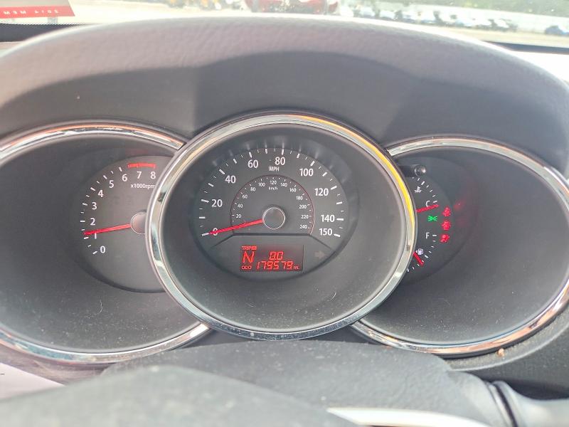 2012 Kia Sorento VIN 5XYKTCA61CG277873 COPART salvage auction — MINOR DENT/SCRATCHES, Wa - Vehicle Cert Of Ownership-Titl, sold $575 on 2026-07-31 (photo 9)