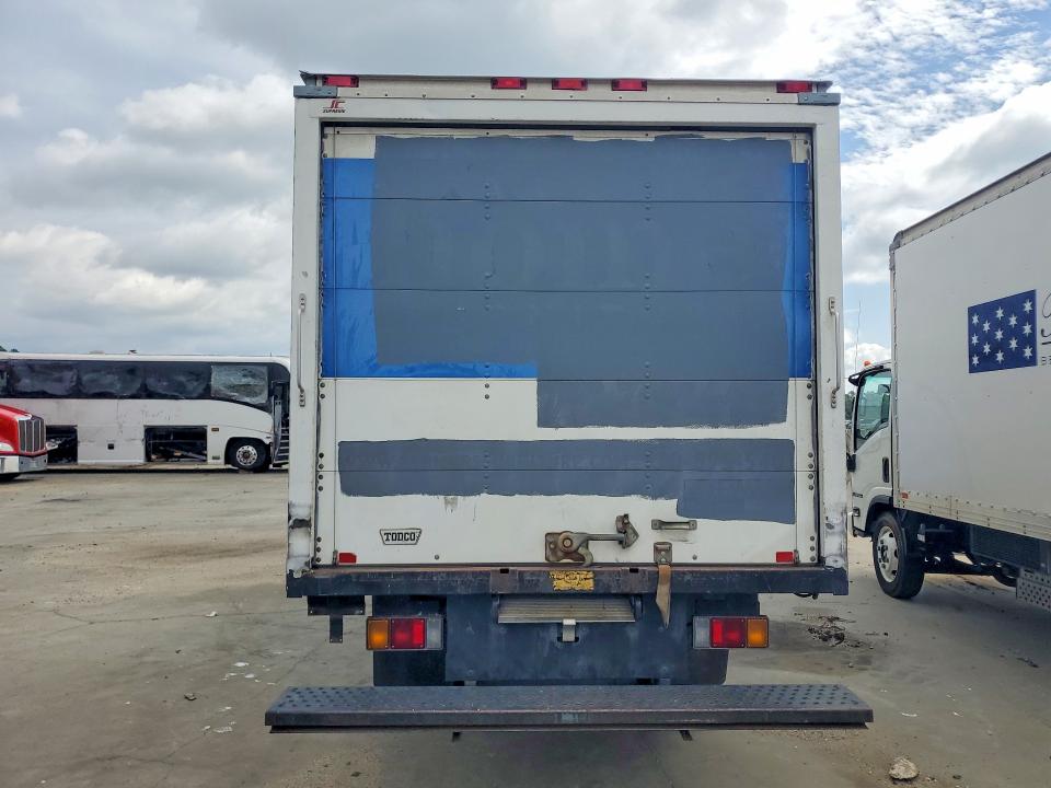 2011 Isuzu Npr hd VIN JALB4W174B7401930 COPART salvage auction — MINOR DENT/SCRATCHES, Nc - Dealer Only Clean Title, sold $675 on 2026-07-14 (photo 6)