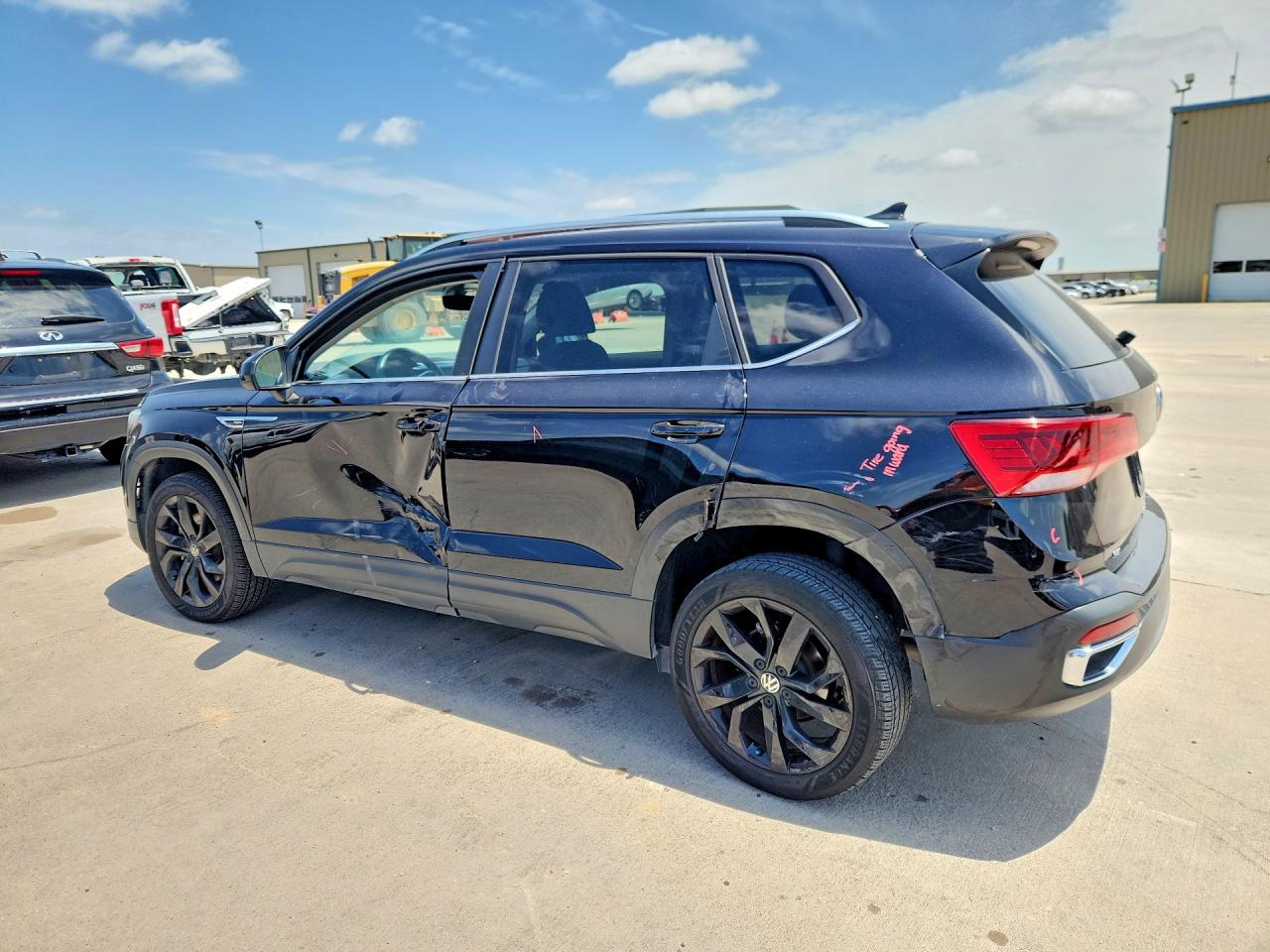 2022 Volkswagen Taos VIN 3VVSX7B2XNM035937 COPART salvage auction — Side, TX - SALVAGE VEHICLE TITLE, sold $5,700 on 2026-07-09 (photo 2)