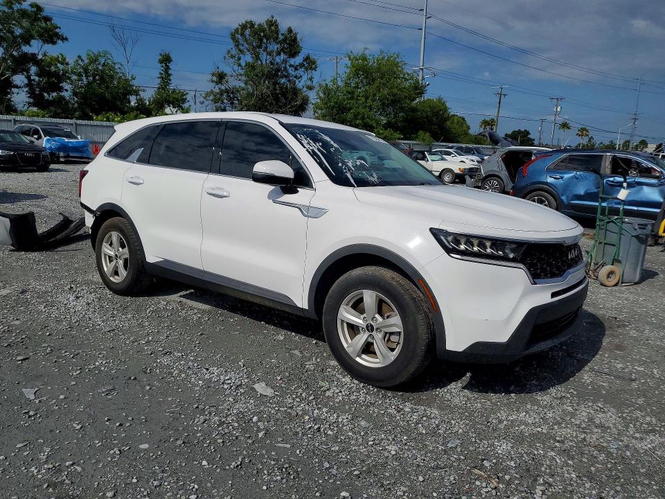 2022 Kia Sorento VIN 5XYRG4LC6NG142094 COPART salvage auction — SIDE, FL - CERT OF TITLE SLVG REBUILDABLE, sold $8,700 on 2026-07-06 (photo 4)