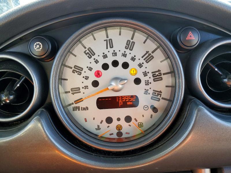 2005 Mini Cooper VIN WMWRE33505TG96981 COPART salvage auction — FRONT END, Ca - Dis/Dlr/Exp Only Clean Title, sold $250 on 2026-07-10 (photo 9)