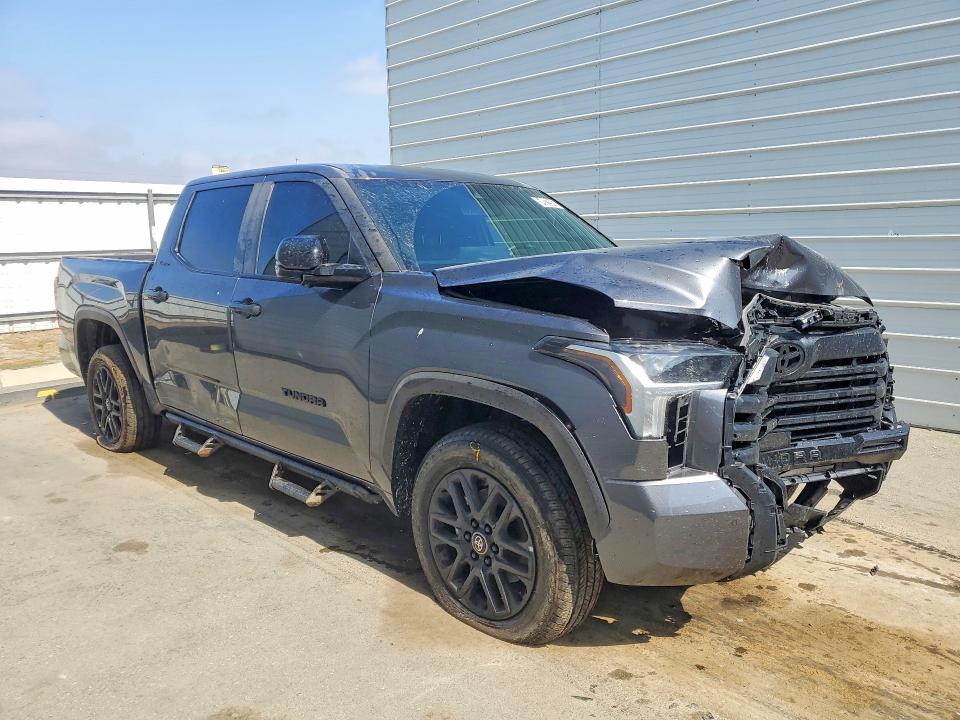 2026 Toyota Tundra VIN 5TFWA5DB1TX370675 COPART salvage auction — FRONT END, Ca - Dis/Dlr/Exp Only Clean Title, sold $30,250 on 2026-07-07 (photo 4)