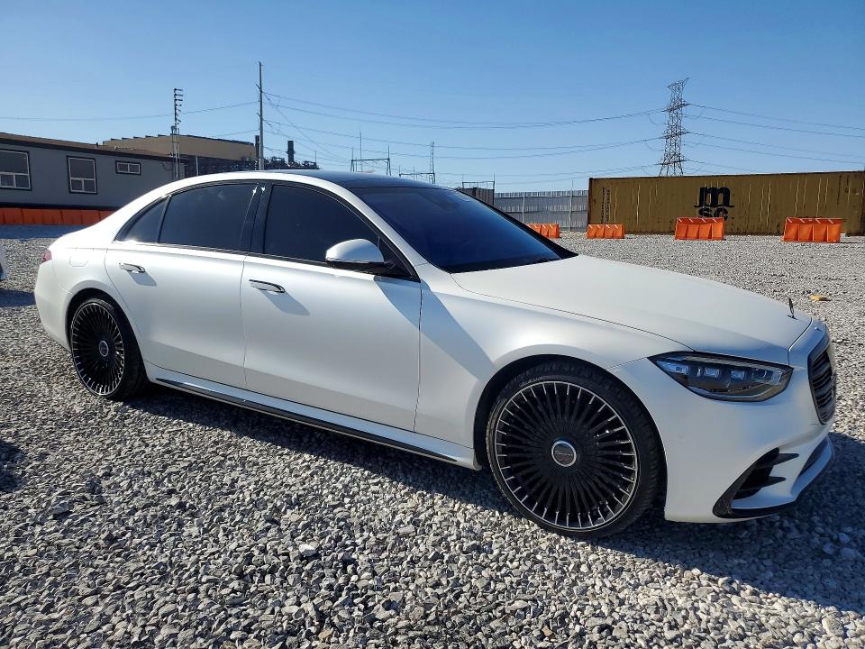 2025 Mercedes-benz VIN W1K6G7GB9SA325433 COPART salvage auction — VANDALISM, Nv - Salvage Title, sold $67,000 on 2026-07-22 (photo 4)