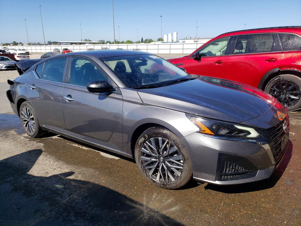 2025 Nissan Altima VIN 1N4BL4DV2SN433361 COPART salvage auction — REAR END, Ca - Non-Repairable Vehicle Cert, sold $5,900 on 2026-07-29 (photo 4)