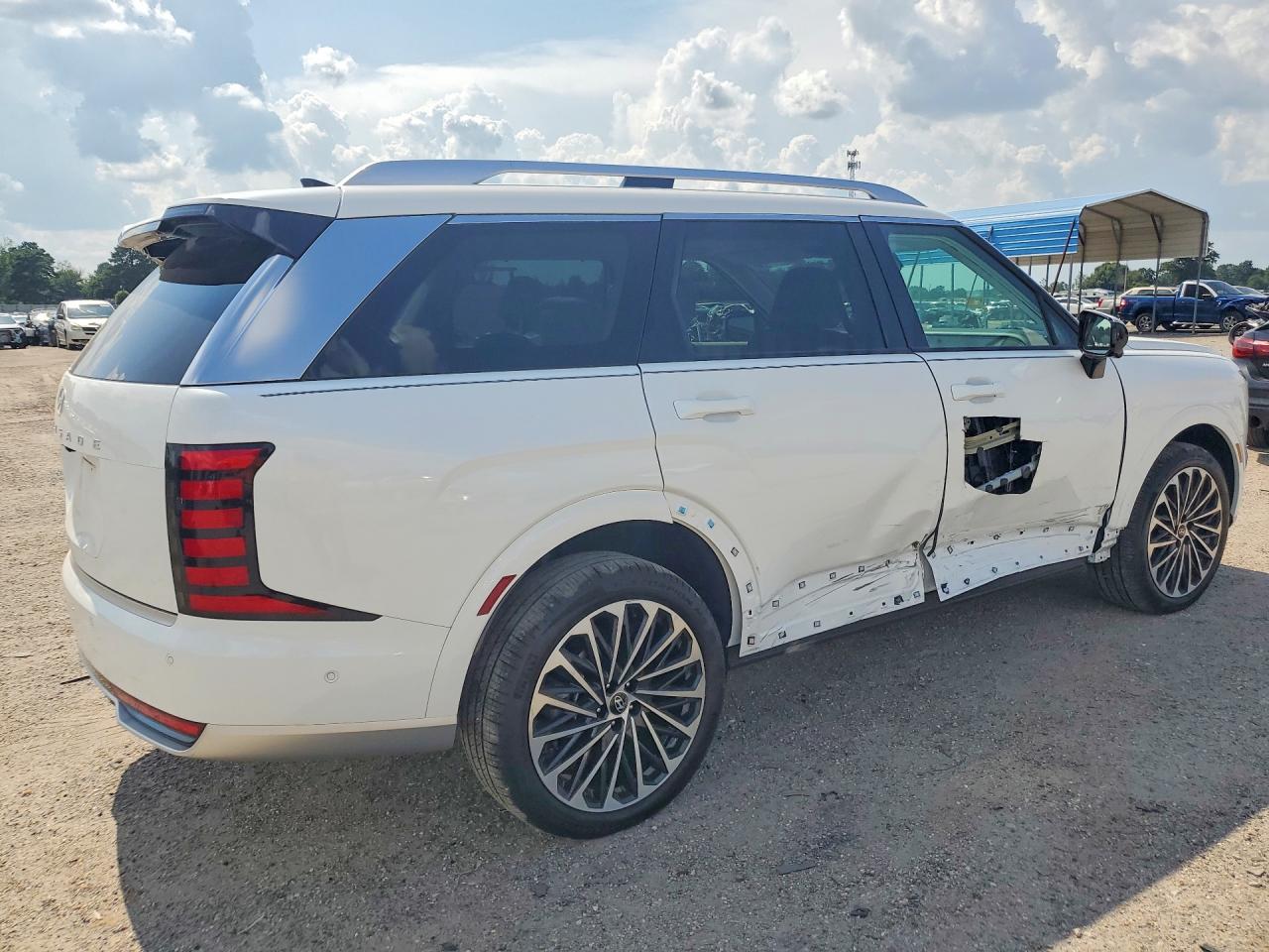 2026 Hyundai Palisade VIN KM8RM5SA3TU040063 COPART salvage auction — Side, AL - CERT OF TITLE-SALVAGE TITLE, sold $28,250 on 2026-08-20 (photo 3)