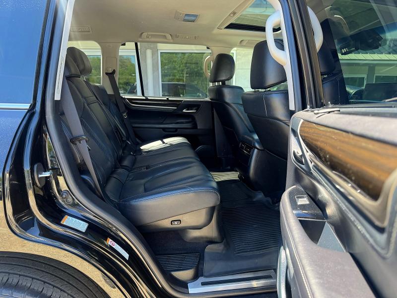 2018 Lexus Lx 570 VIN JTJHY7AX3J4266006 COPART salvage auction — MINOR DENT/SCRATCHES, OH - CERTIFICATE OF TITLE (P), sold $46,250 on 2026-07-10 (photo 6)