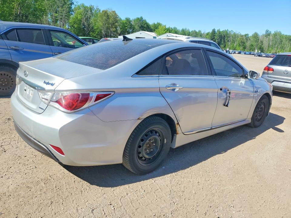 2013 Hyundai Sonata VIN KMHEC4A43DA082050 COPART salvage auction — SIDE, On - Permit No Brand - Unfit, sold $375 on 2026-07-23 (photo 3)