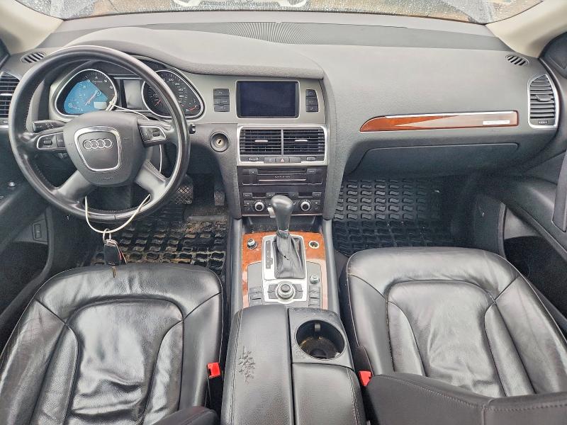 2010 Audi Q7 VIN WA1LYAFE1AD007025 COPART salvage auction — NORMAL WEAR, Il - Certificate Of Title, sold $250 on 2026-07-28 (photo 8)