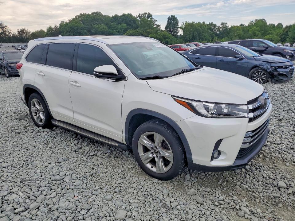 2017 Toyota VIN 5TDYZRFH4HS218235 COPART salvage auction — UNDERCARRIAGE, Nc - Salvage Certificate Of Title, sold $8,400 on 2026-07-22 (photo 4)