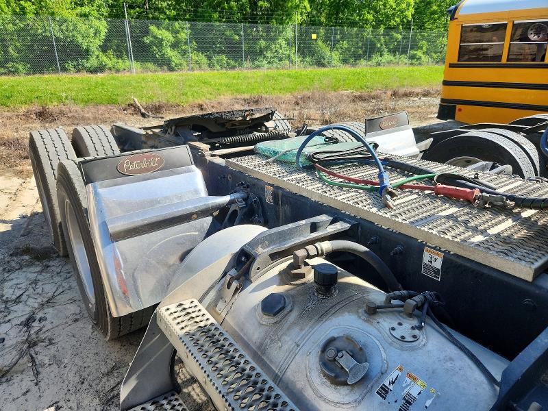 2019 Peterbilt 389 VIN 1XPXD49X1KD631392 COPART salvage auction — ROLLOVER, PA - CERTIFICATE OF SALVAGE, sold $16,500 on 2026-08-20 (photo 6)