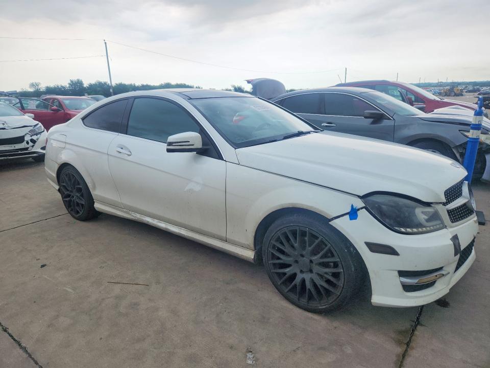 2015 Mercedes-benz VIN WDDGJ4HB7FG368884 COPART salvage auction — FRONT END, Tx - Certificate Of Title, sold $600 on 2026-07-09 (photo 4)