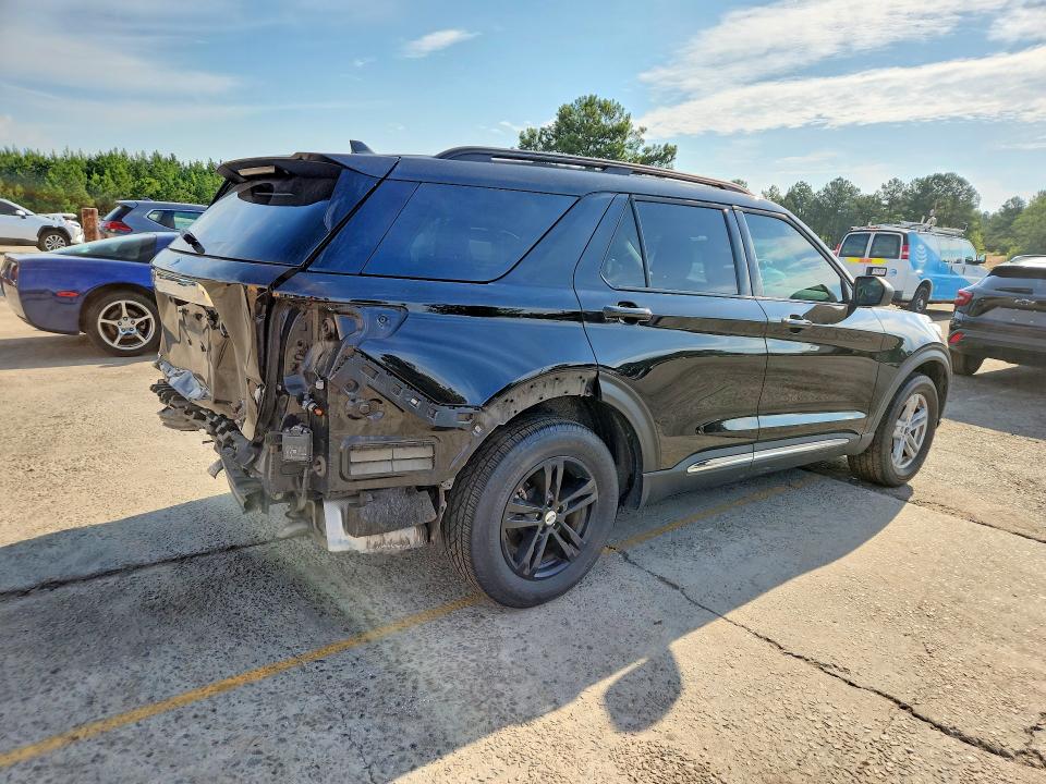 2024 Ford Explorer VIN 1FMSK7DH3RGA33005 COPART salvage auction — REAR END, Salvage Title, sold $9,400 on 2026-08-21 (photo 3)