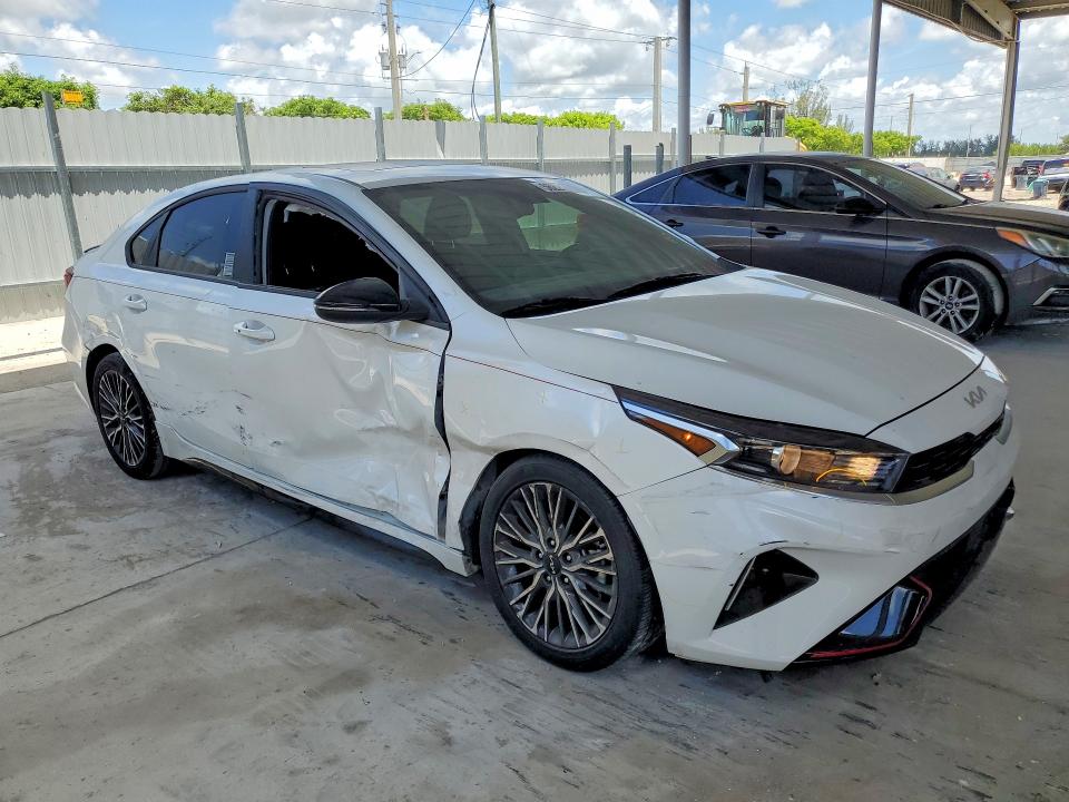 2024 Kia Forte VIN 3KPF54AD2RE750105 COPART salvage auction — SIDE, Id - Salvage Certificate Of Title, sold $7,200 on 2026-09-02 (photo 4)