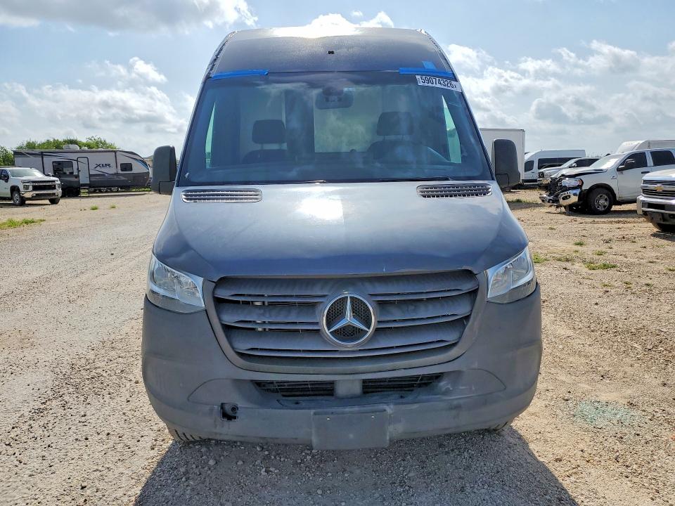 2019 Mercedes-benz VIN WD4PF0CD0KP047539 COPART salvage auction — ROLLOVER, Tx - Certificate Of Title, sold $9,400 on 2026-07-29 (photo 5)