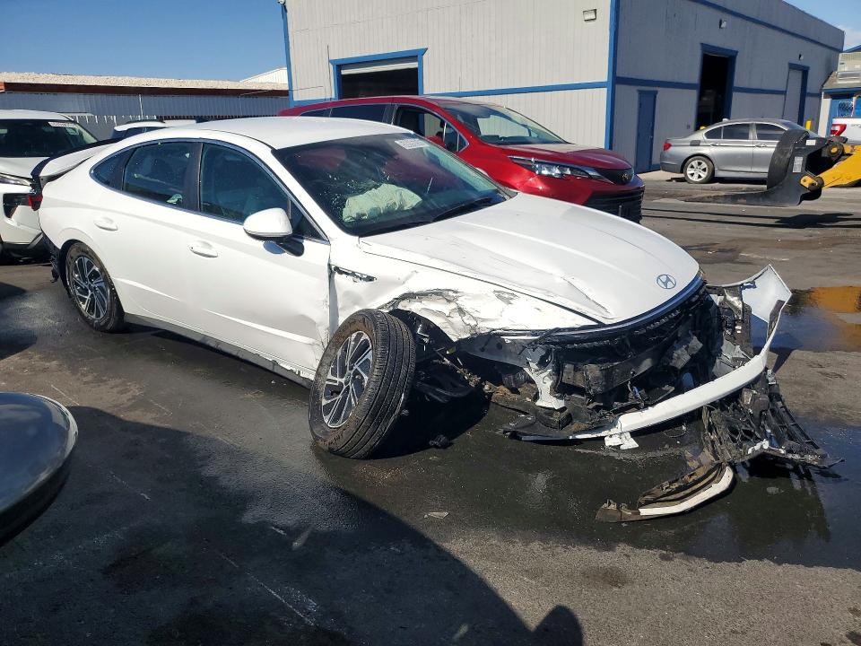 2026 Hyundai Sonata hybrid VIN KMHL24JJ8TA154035 COPART salvage auction — FRONT END, Fl - Certificate Of Destruction, sold $125 on 2026-07-22 (photo 4)