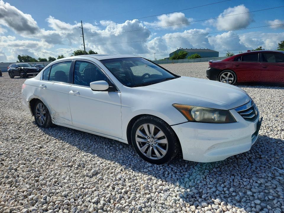 2012 Honda Accord VIN 1HGCP2F89CA186395 COPART salvage auction — SIDE, Tx - Salvage Vehicle Title, sold $725 on 2026-07-02 (photo 4)