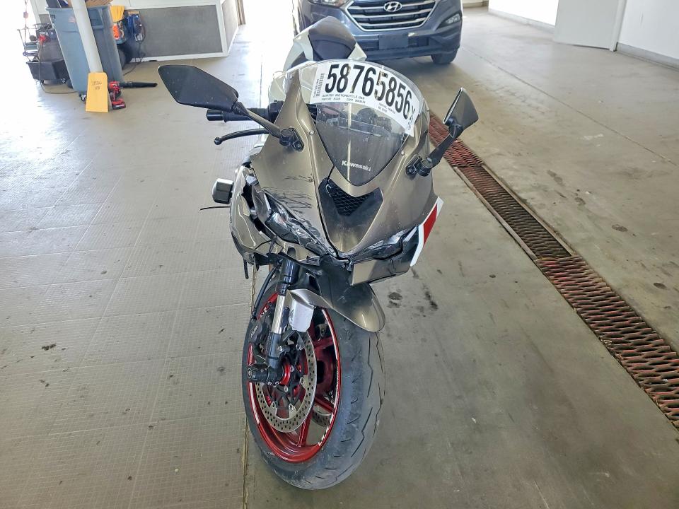 2025 Kawasaki Ninja VIN JKBZXJJ1XSA018122 COPART salvage auction — FRONT END, WA - BILL OF SALE, sold $2,600 on 2026-07-30 (photo 2)