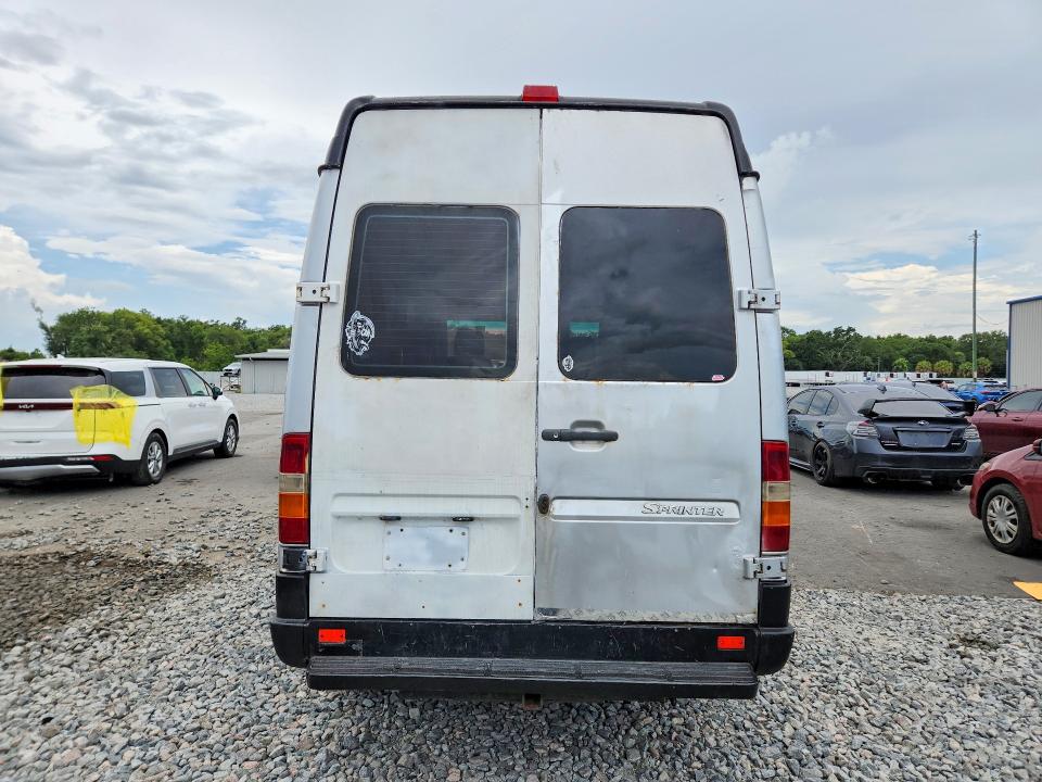 2006 Dodge Sprinter VIN WD8PD644865964848 COPART salvage auction — MINOR DENT/SCRATCHES, Ny - Certificate Of Title, sold $675 on 2026-07-08 (photo 6)