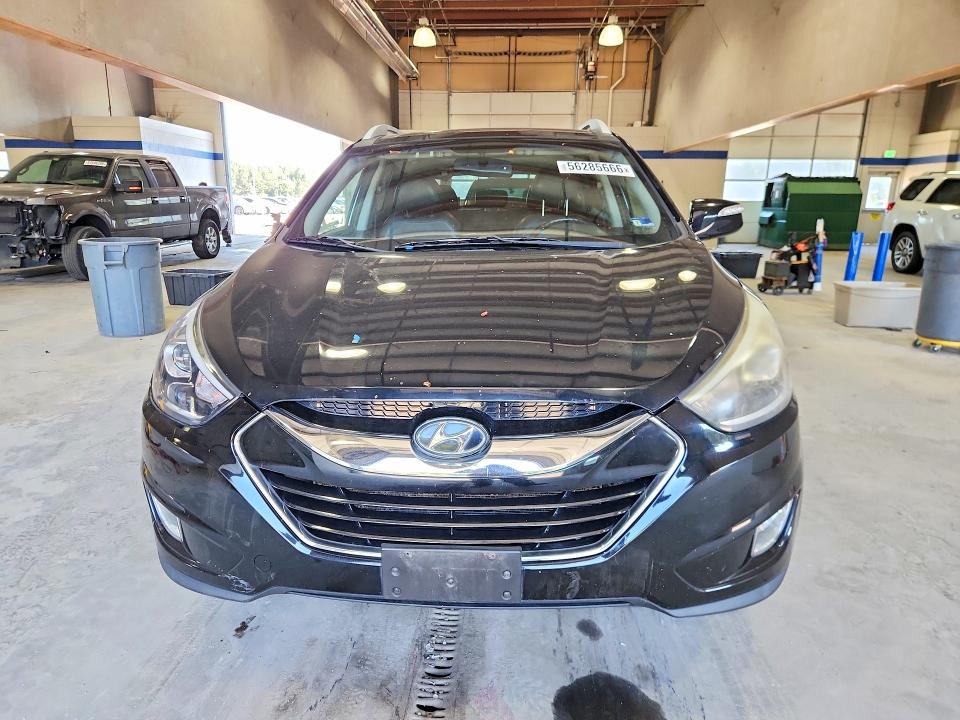 2014 Hyundai Tucson VIN KM8JUCAG5EU863636 COPART salvage auction — FRONT END, Va - Certificate Of Title, sold $1,850 on 2026-07-02 (photo 5)