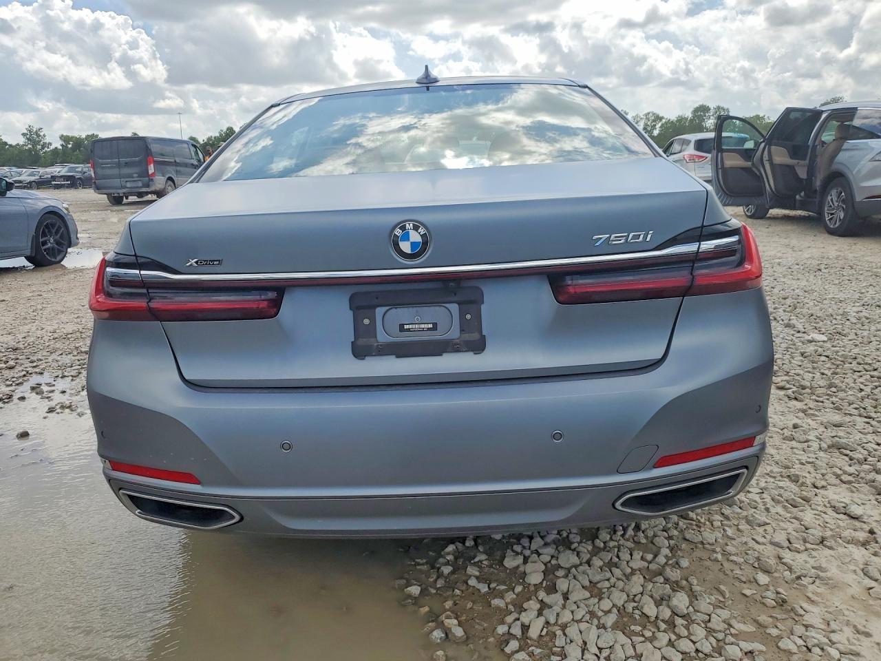 2022 BMW 7 Series VIN WBA7U2C00NCK71802 COPART salvage auction — Front End, TX - SALVAGE VEHICLE TITLE, sold $30,250 on 2026-06-30 (photo 6)