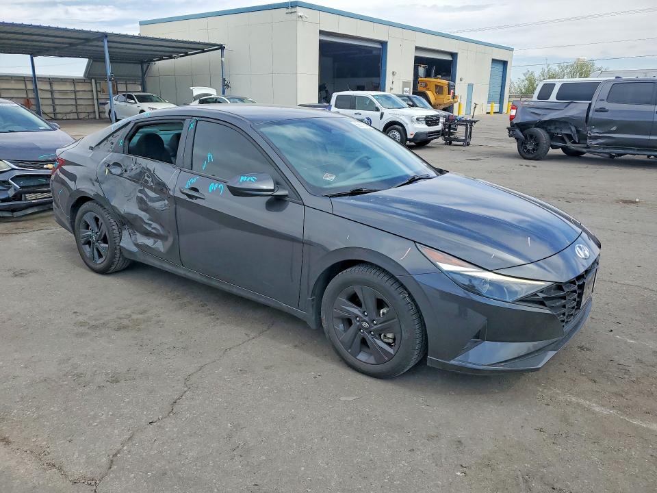 2023 Hyundai Elantra VIN 5NPLM4AG4PH091999 COPART salvage auction — SIDE, Tx - Salvage Vehicle Title, sold $150 on 2026-07-24 (photo 4)