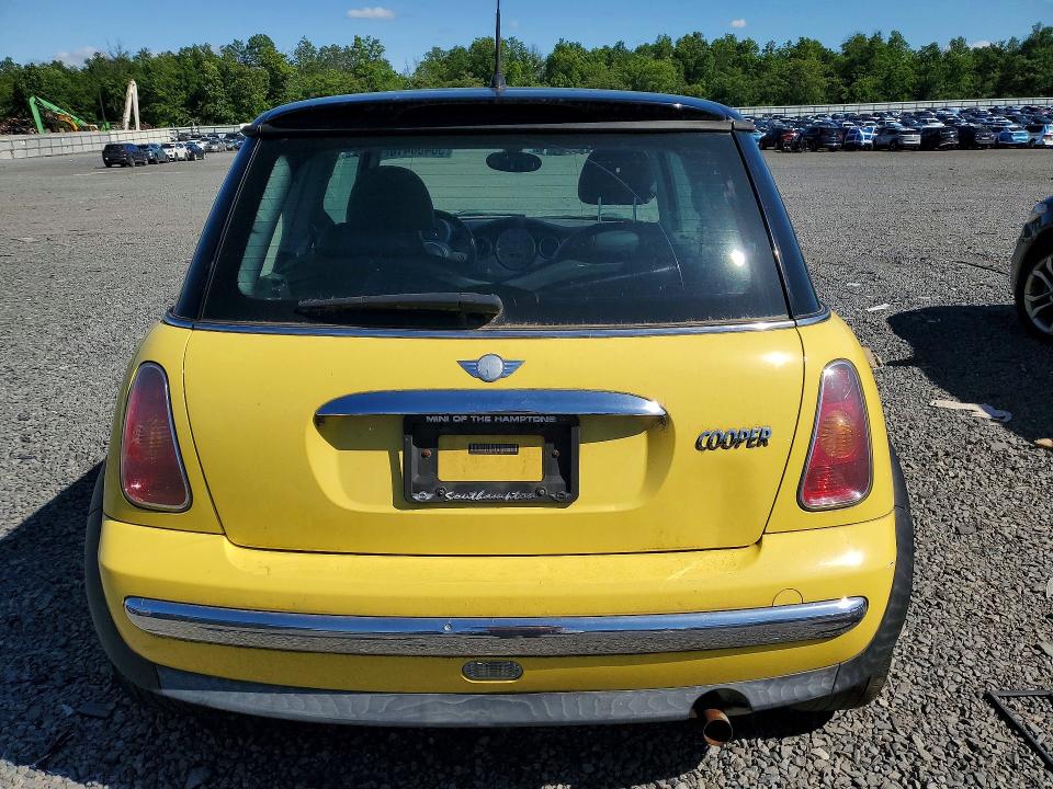 2004 Mini Cooper VIN WMWRC33424TJ59649 COPART salvage auction — MINOR DENT/SCRATCHES, NJ - CERTIFICATE OF TITLE, sold $400 on 2026-07-10 (photo 6)