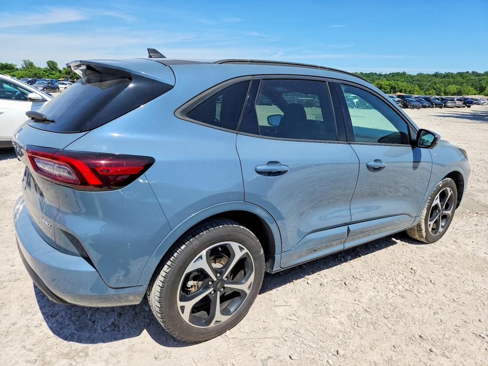 2023 Ford Escape VIN 1FMCU9PA3PUA01517 COPART salvage auction — HAIL, Il - Salvage Certificate, sold $11,300 on 2026-07-27 (photo 3)