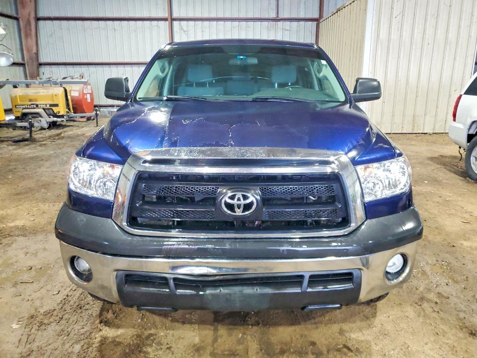 2011 Toyota Tundra VIN 5TFEM5F19BX026873 COPART salvage auction — MINOR DENT/SCRATCHES, Tx - Certificate Of Title, sold $3,900 on 2026-07-02 (photo 5)