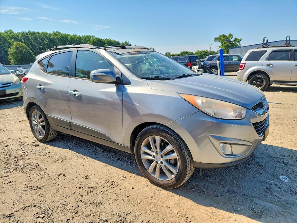 2012 Hyundai VIN KM8JU3AC9CU324107 COPART salvage auction — WATER/FLOOD, Va - Cert Of Title-Salvage Water, sold $1,550 on 2026-07-14 (photo 4)