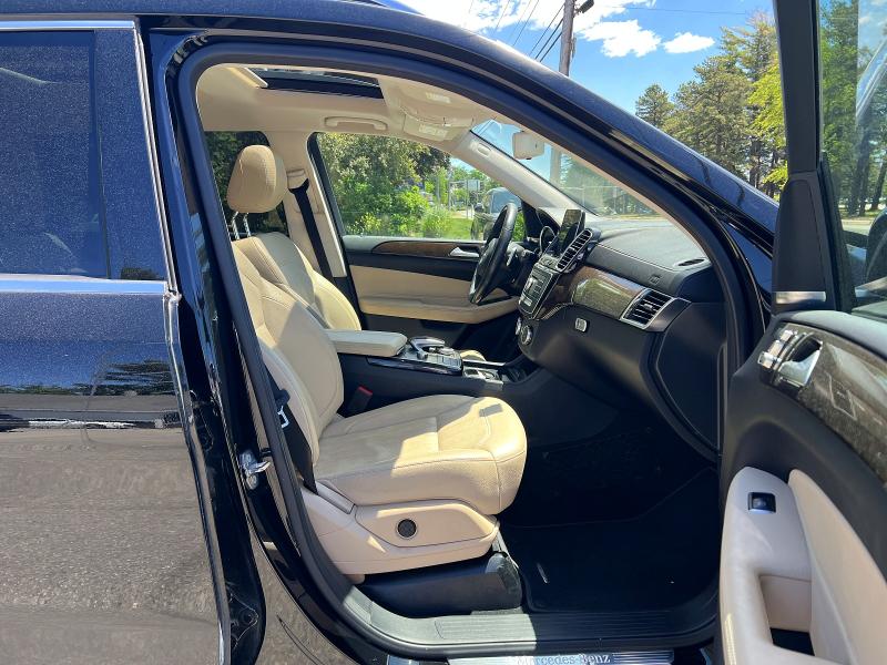 2019 Mercedes-benz Gls-class VIN 4JGDF6EE1KB219608 COPART salvage auction — MINOR DENT/SCRATCHES, Tx - Certificate Of Title (P), sold $10,900 on 2026-07-08 (photo 5)