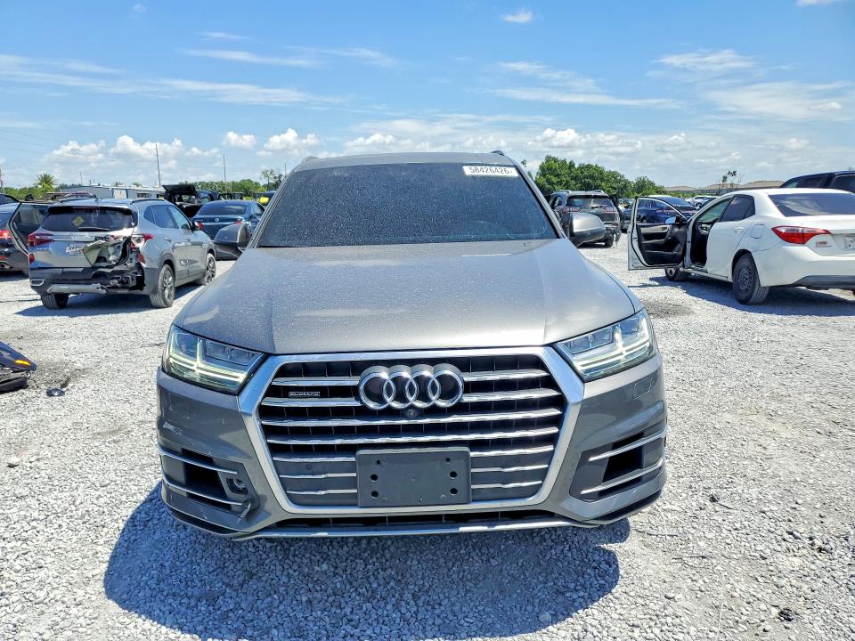 2017 Audi Q7 VIN WA1LAAF72HD017739 COPART salvage auction — BURN, Fl - Cert Of Title Slvg Rebuildable, sold $4,900 on 2026-07-10 (photo 5)