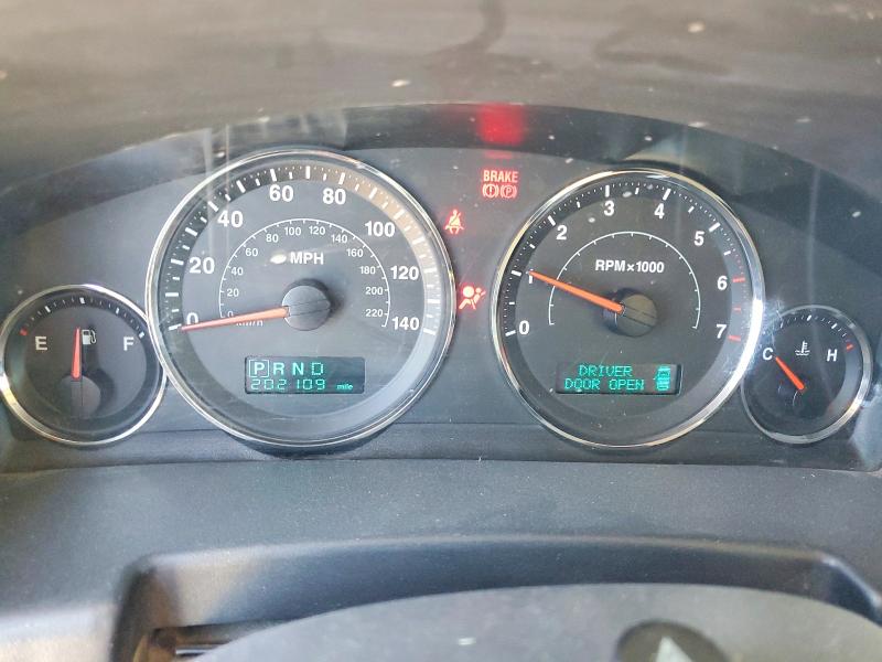 2006 Jeep Commander VIN 1J8HH58N16C300719 COPART salvage auction — FRONT END, Nv - Salvage Title, sold $125 on 2026-07-02 (photo 9)